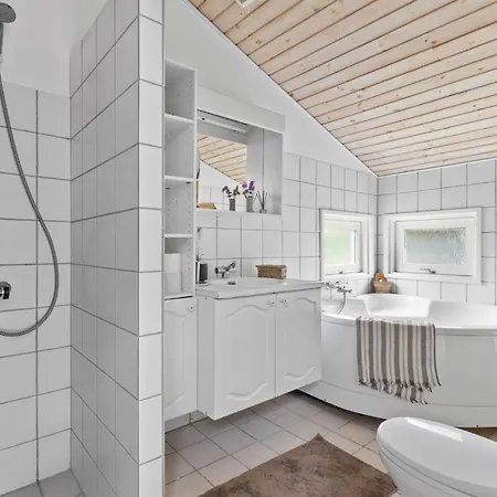 Binta - 225m From The Sea By Interhome Tranekær